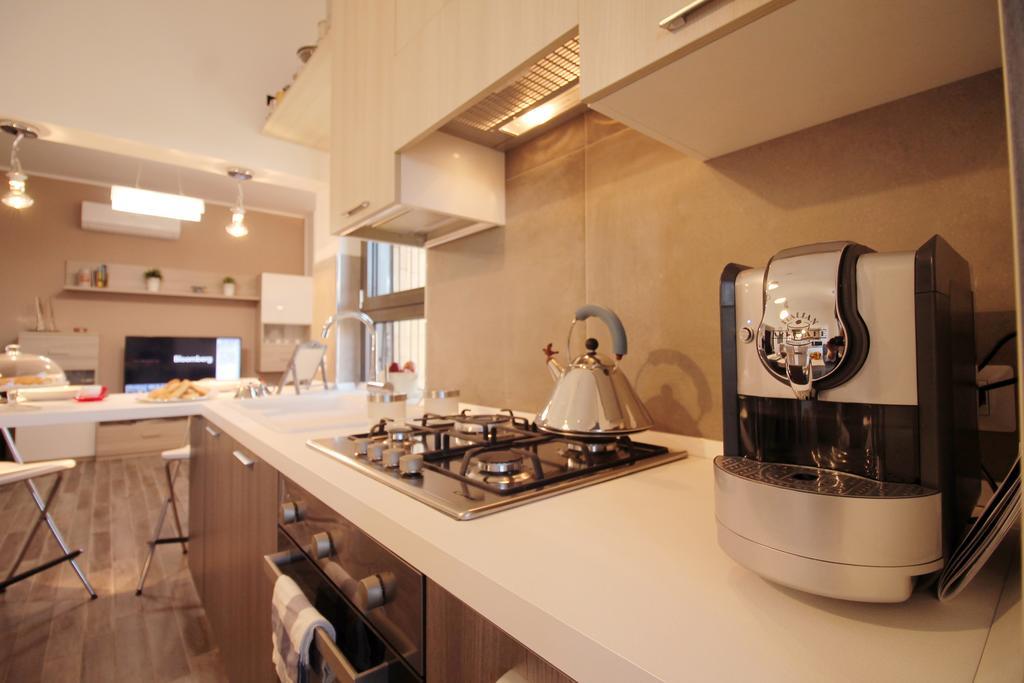 Eur Bright Spacious Terraced Apartment With Private Parking Only For Small Cars Рим Екстер'єр фото